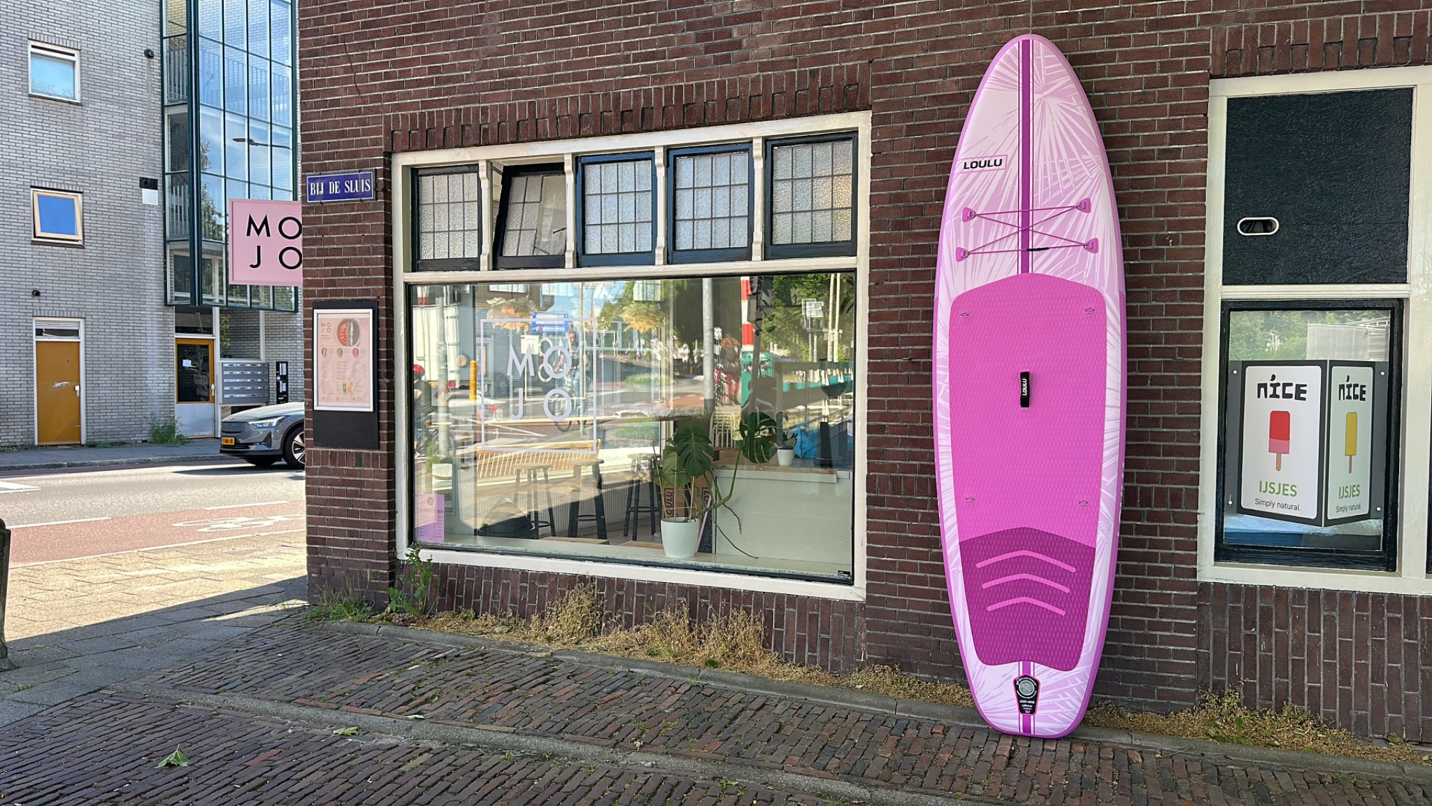 Roze SUP huren bij MOJO Groningen